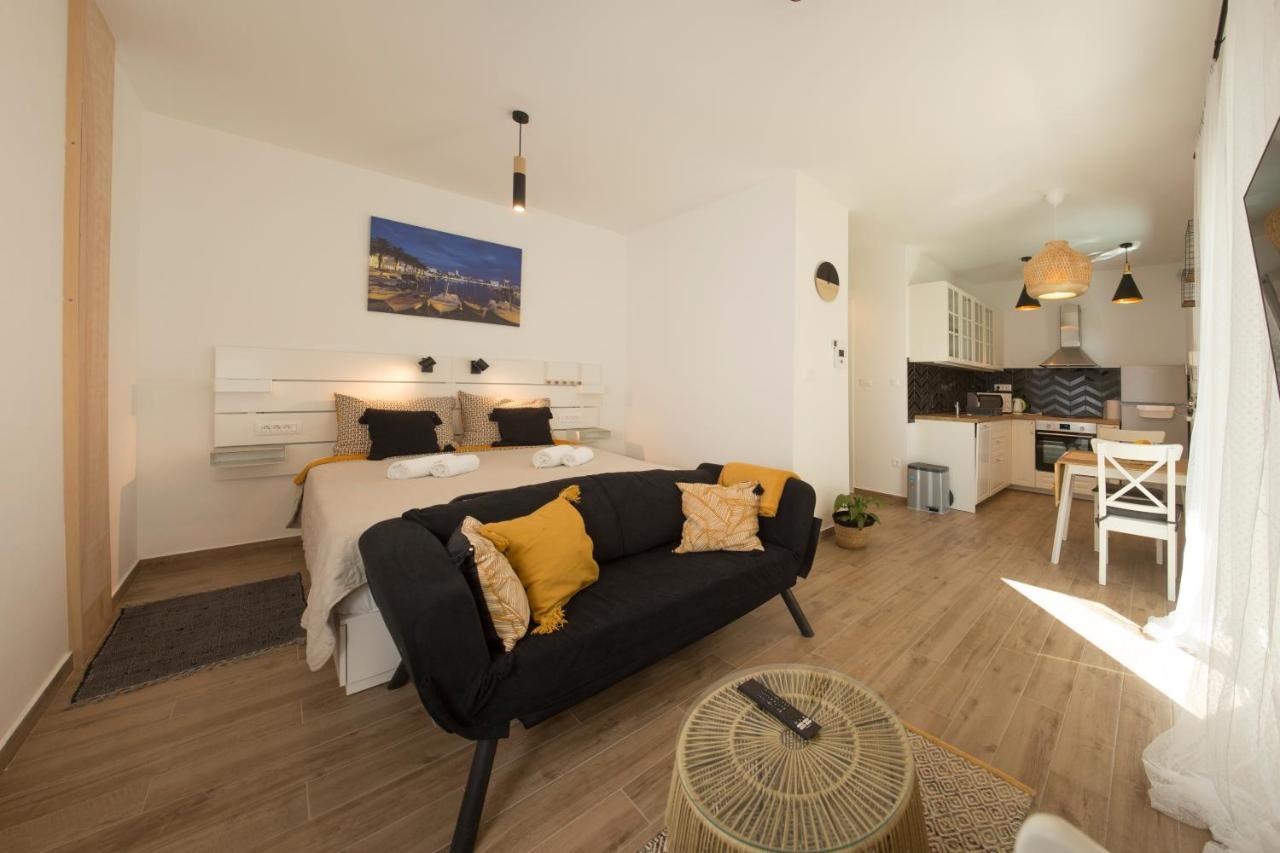 Studio And Hot Tub Split Bagian luar foto