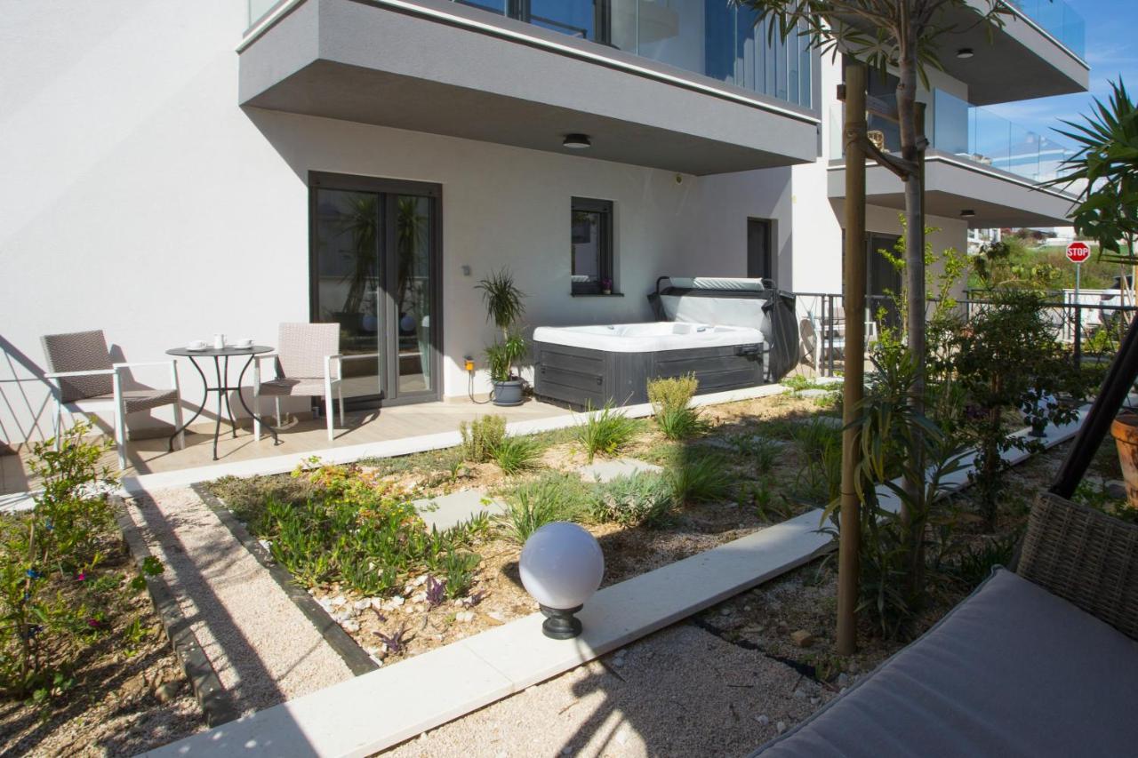 Studio And Hot Tub Split Bagian luar foto